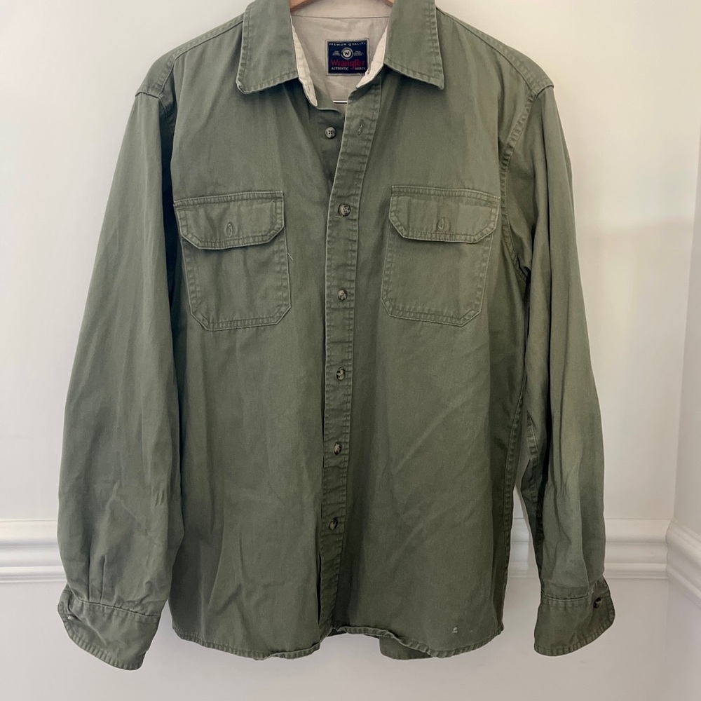 Vintage Military-Inspired Olive Green Men's Utility Shirt Jacket Size Medium